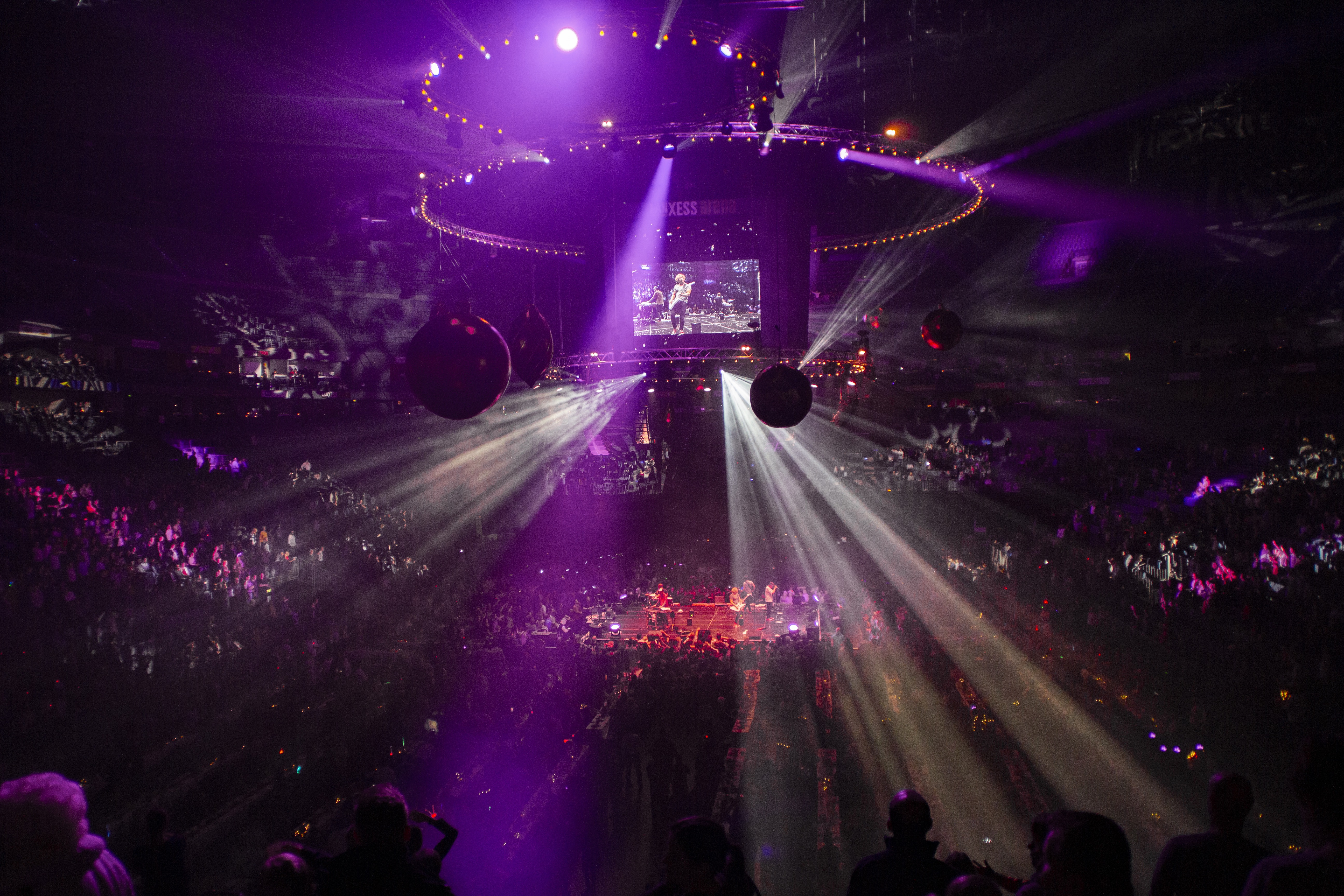 Kölns größte Weihnachtsfeier in der Arena